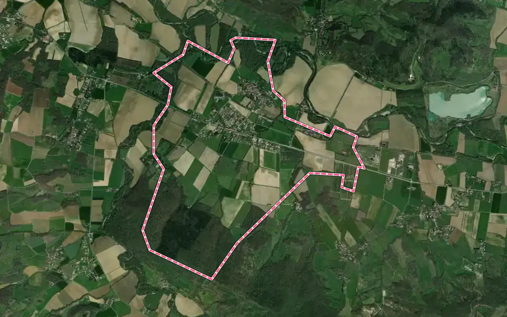 Vue satellite de Rieucros avec ses contours administratifs