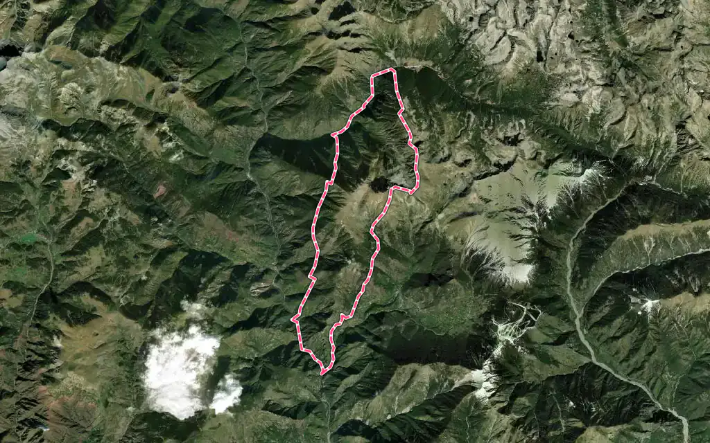 Vue satellite de Rimplas avec ses contours administratifs