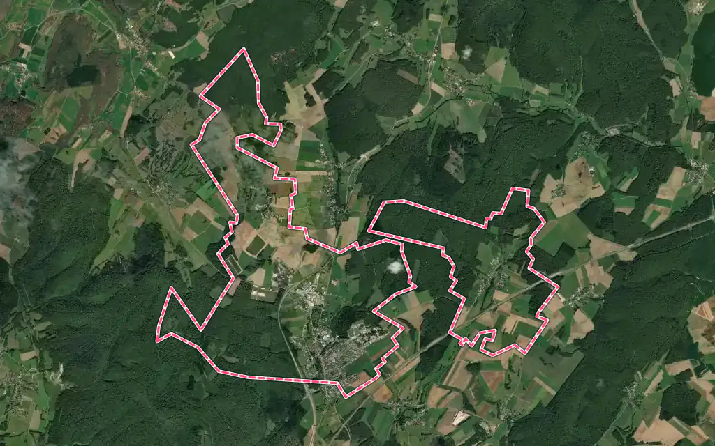 Vue satellite de Rioz avec ses contours administratifs