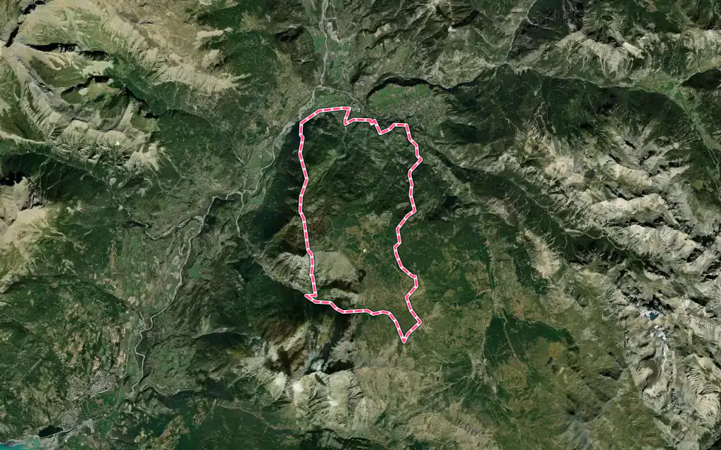 Vue satellite de Risoul avec ses contours administratifs