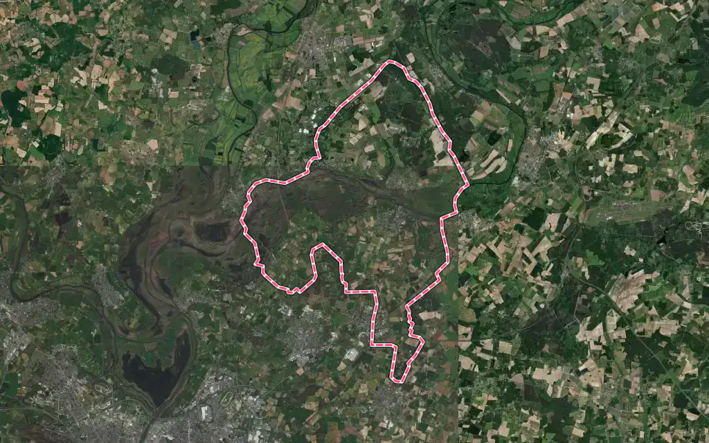 Vue satellite de Rives-du-Loir-en-Anjou avec ses contours administratifs