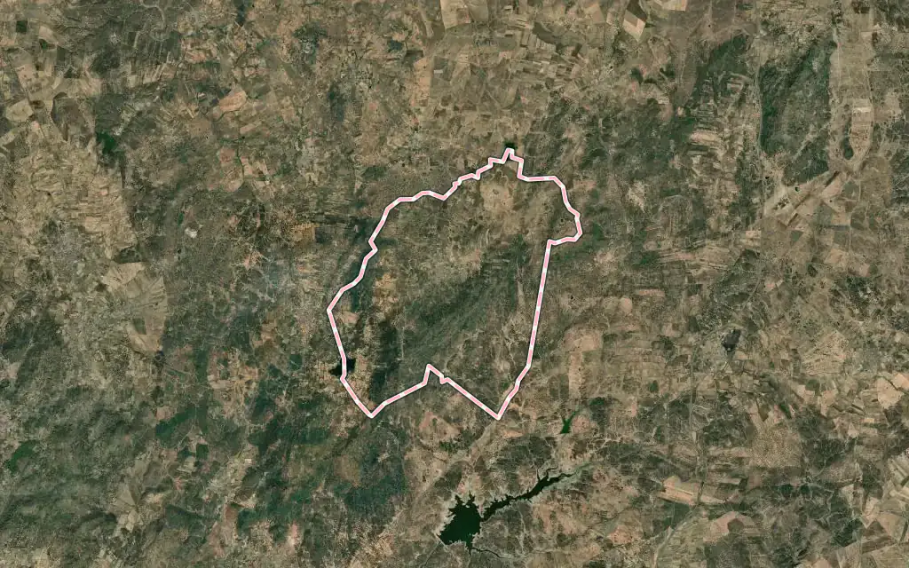 Vista satélite de Robledillo de Trujillo con su contorno administrativo