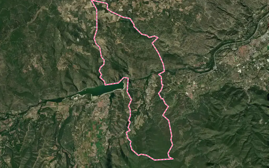 Vue satellite de Rodès avec ses contours administratifs
