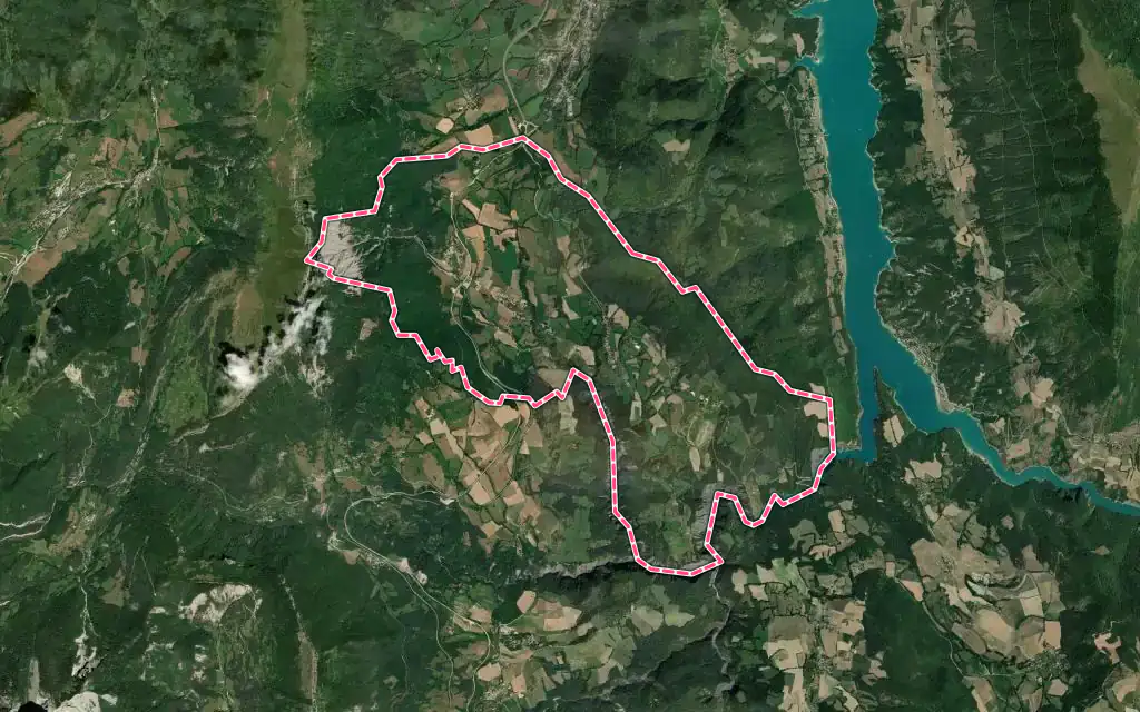 Vue satellite de Roissard avec ses contours administratifs
