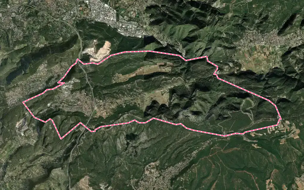 Vue satellite de Roquefort-la-Bédoule avec ses contours administratifs