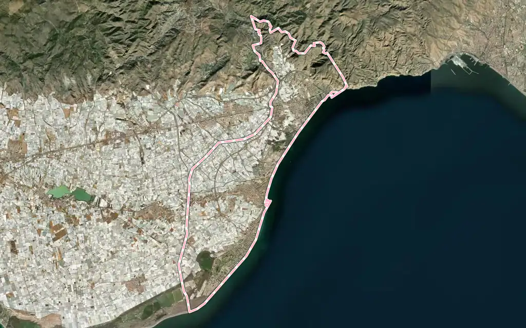 Vista satélite de Roquetas de Mar con su contorno administrativo