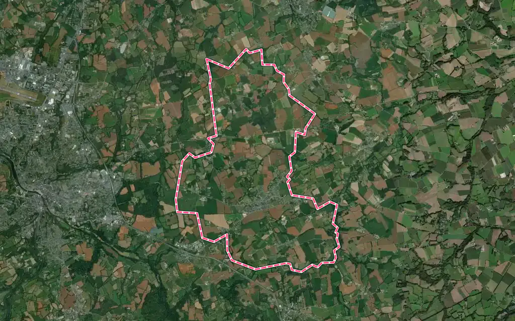 Vue satellite de Rospez avec ses contours administratifs