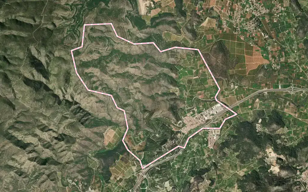 Vista satélite de Ròtova con su contorno administrativo