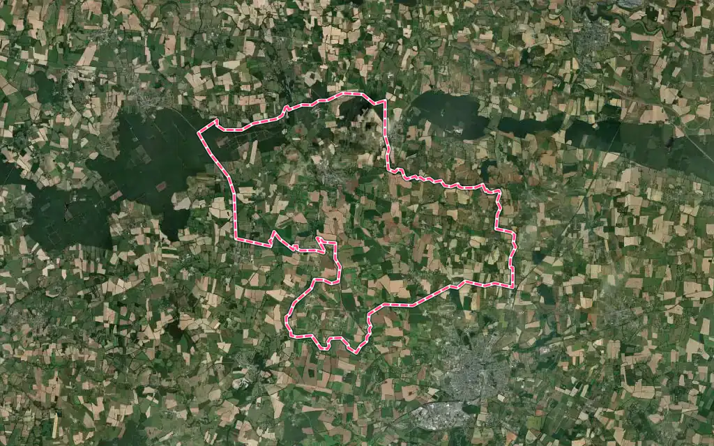 Vue satellite de Rougé avec ses contours administratifs
