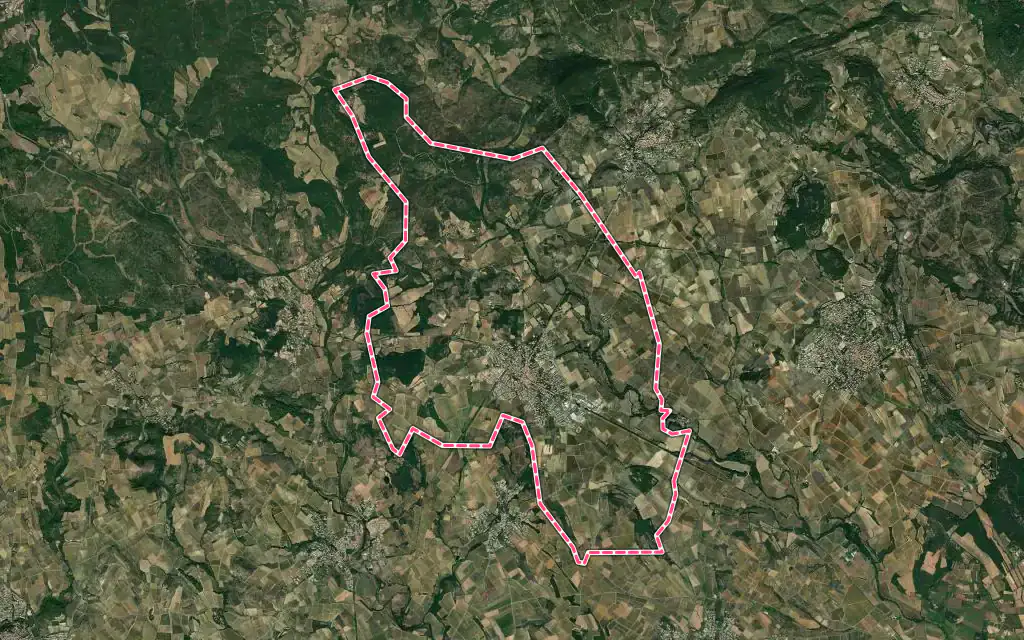 Vue satellite de Roujan avec ses contours administratifs