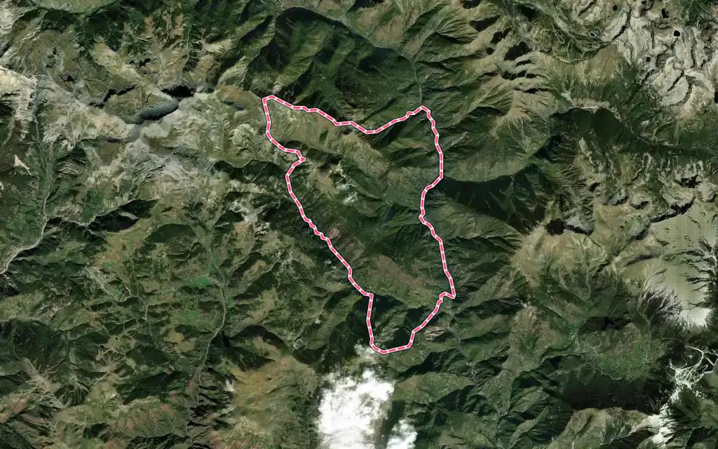 Vue satellite de Roure avec ses contours administratifs