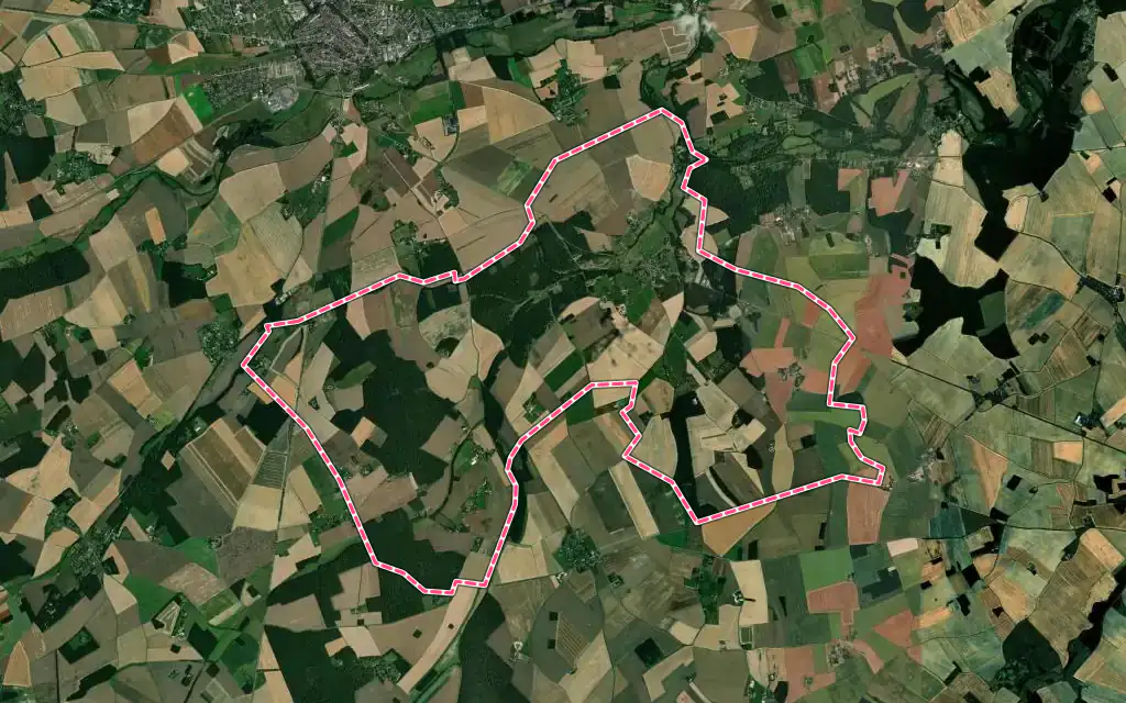 Vue satellite de Rueil-la-Gadelière avec ses contours administratifs