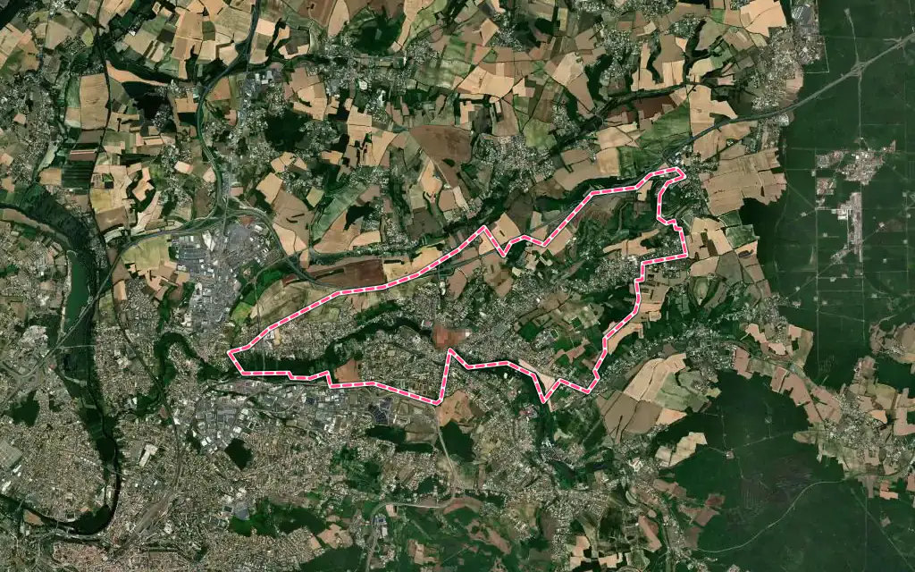 Vue satellite de Ruelle-sur-Touvre avec ses contours administratifs