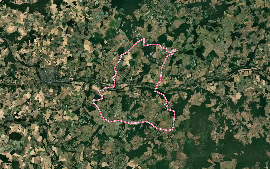 Vue satellite de Ruffec avec ses contours administratifs