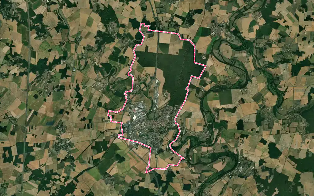 Vue satellite de Ruffec avec ses contours administratifs