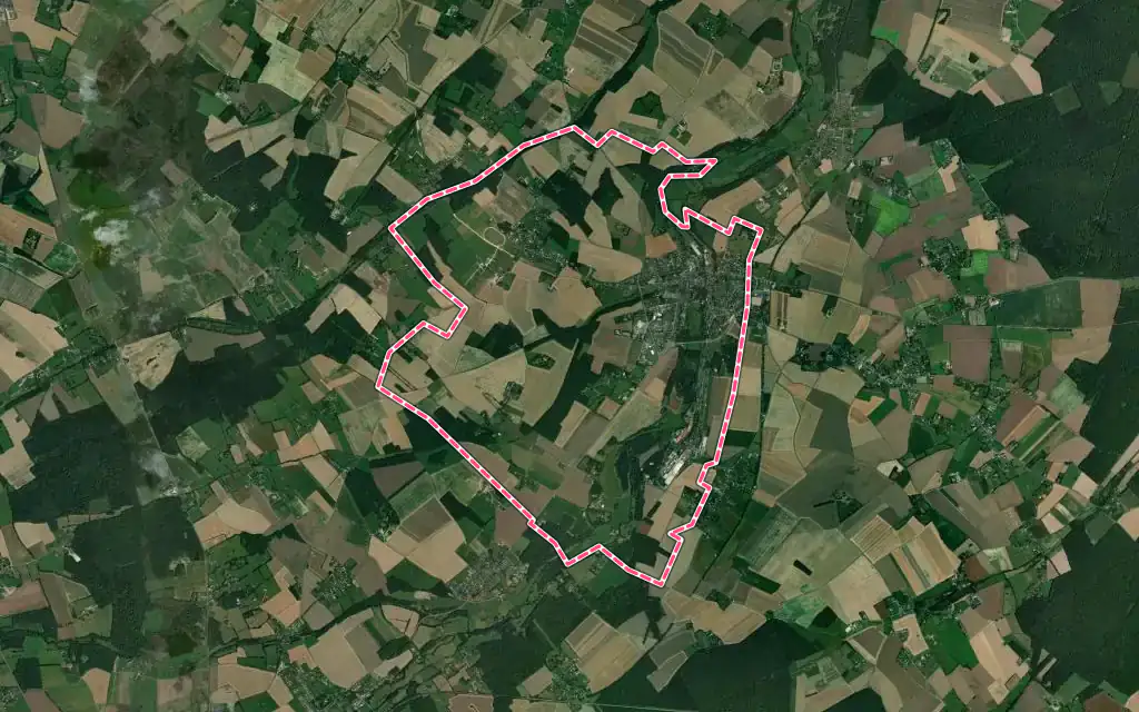 Vue satellite de Rugles avec ses contours administratifs