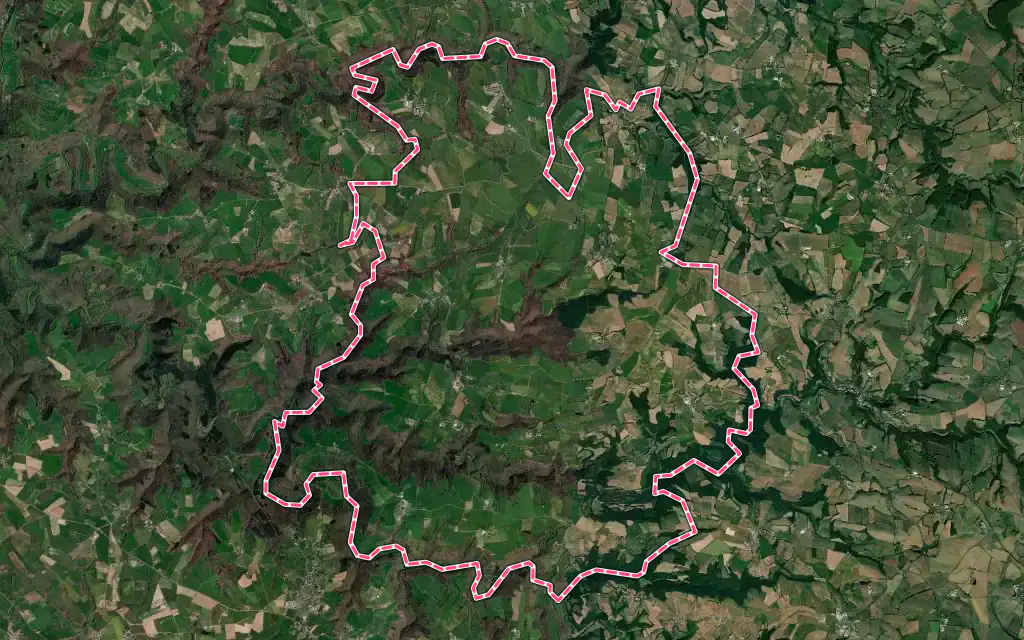 Vue satellite de Rullac-Saint-Cirq avec ses contours administratifs