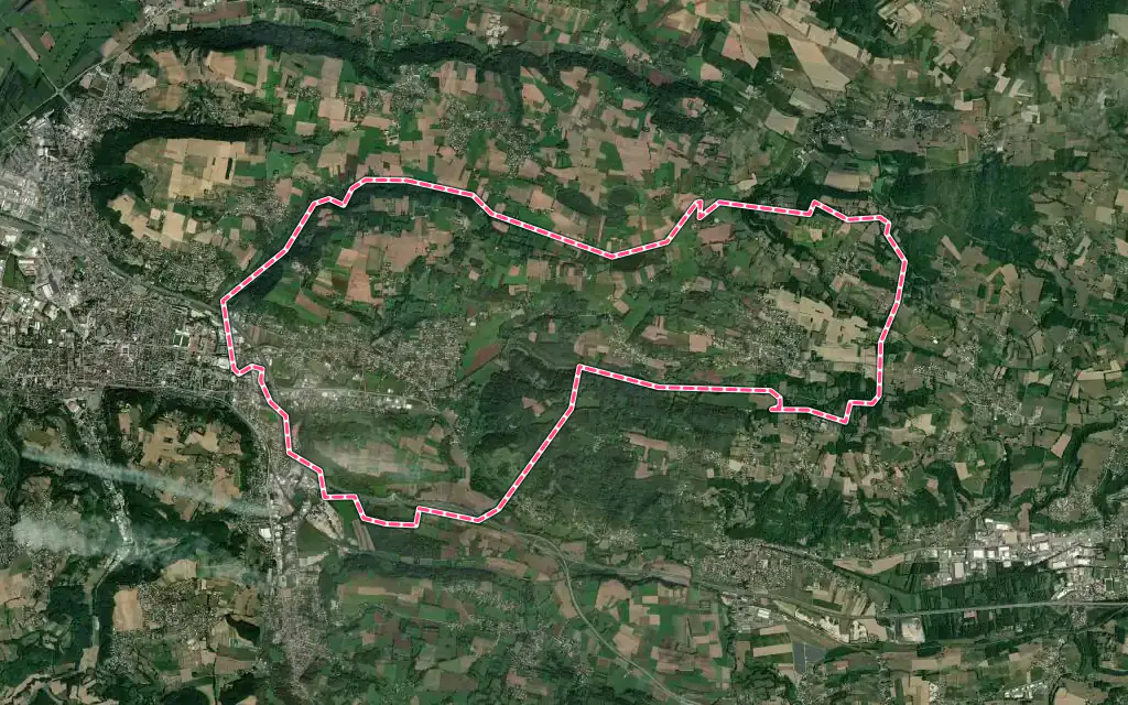 Vue satellite de Ruy-Montceau avec ses contours administratifs