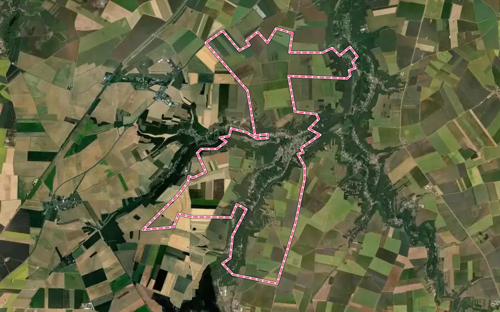 Vue satellite de Saclas avec ses contours administratifs