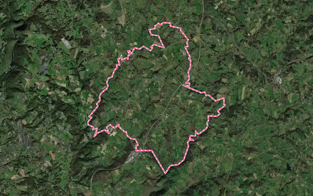 Vue satellite de Sadroc avec ses contours administratifs