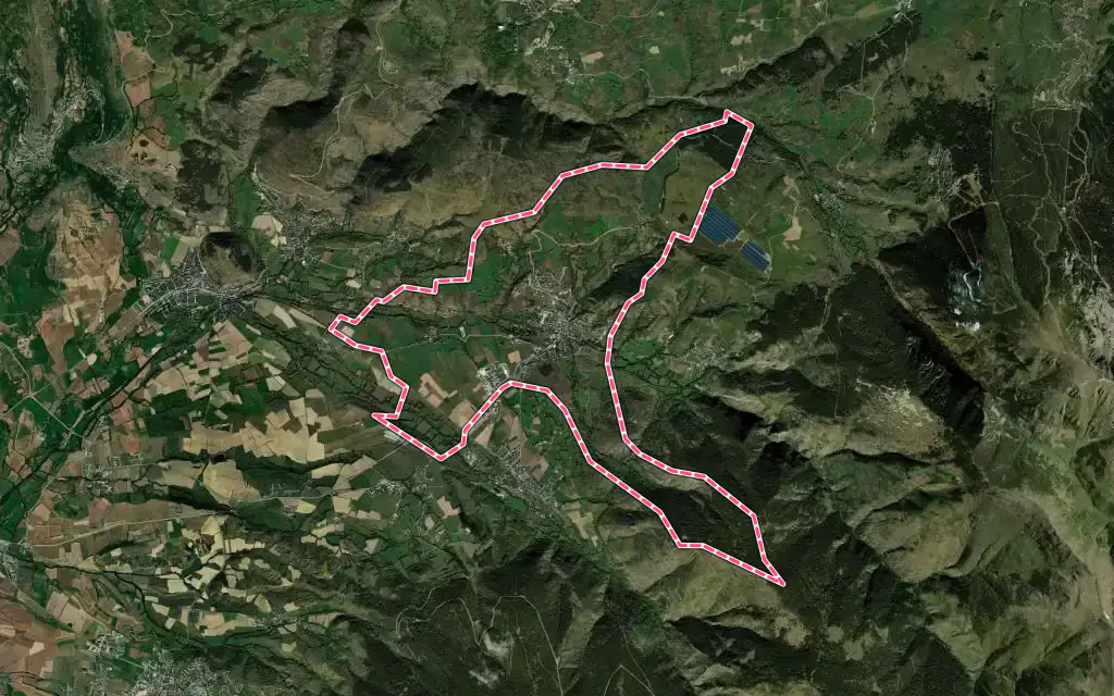 Vue satellite de Saillagouse avec ses contours administratifs