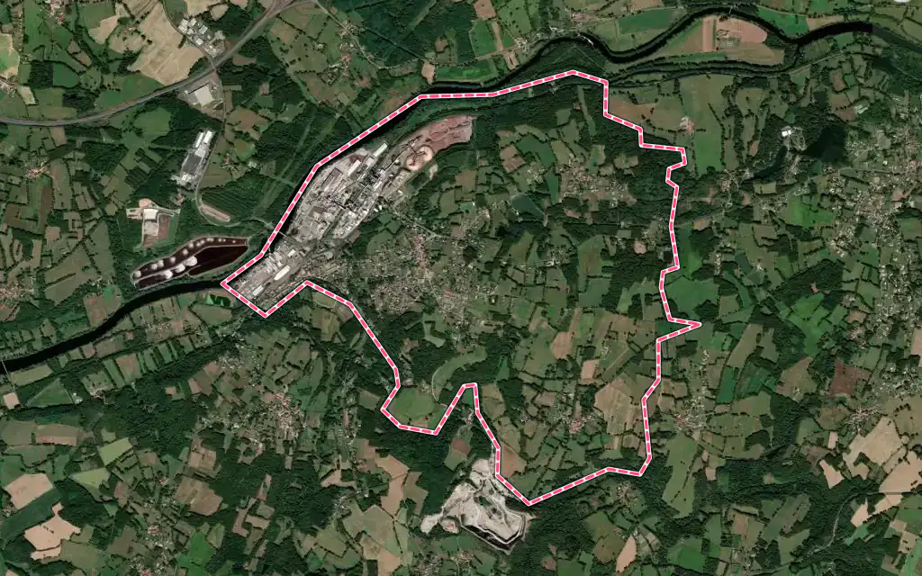 Vue satellite de Saillat-sur-Vienne avec ses contours administratifs