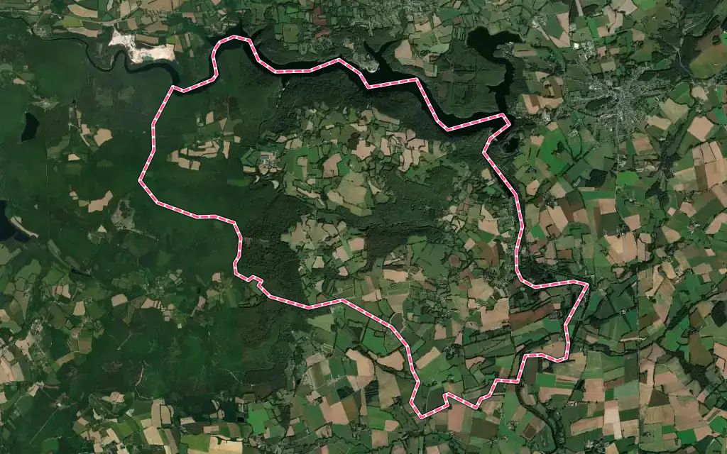 Vue satellite de Saint-Aignan avec ses contours administratifs