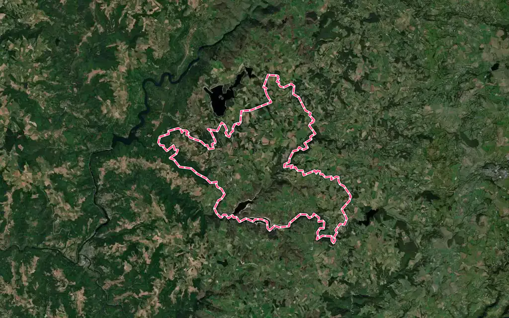Vue satellite de Saint-Amans-des-Cots avec ses contours administratifs