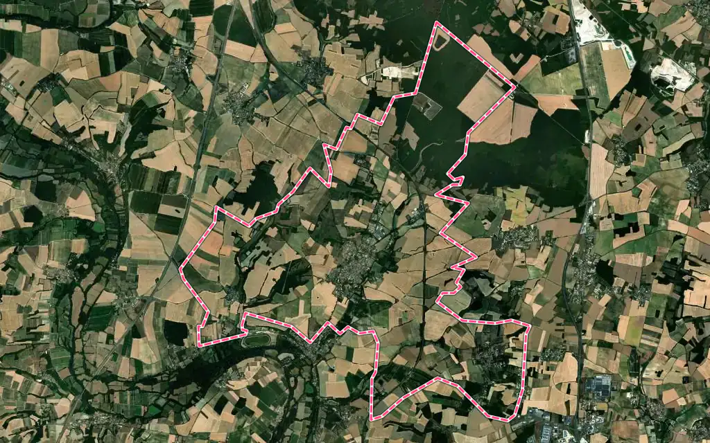 Vue satellite de Saint-Amant-de-Boixe avec ses contours administratifs