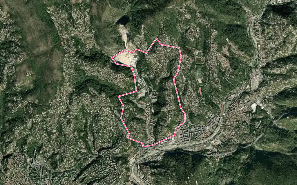 Vue satellite de Saint-André-de-la-Roche avec ses contours administratifs