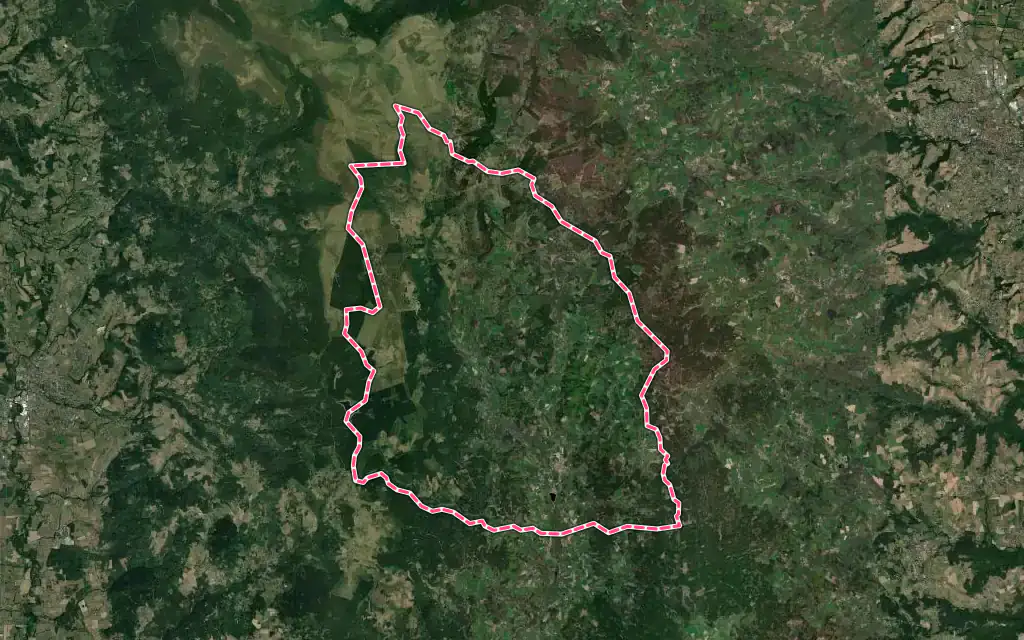 Vue satellite de Saint-Anthème avec ses contours administratifs