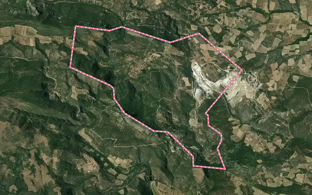 Vue satellite de Saint-Arnac avec ses contours administratifs