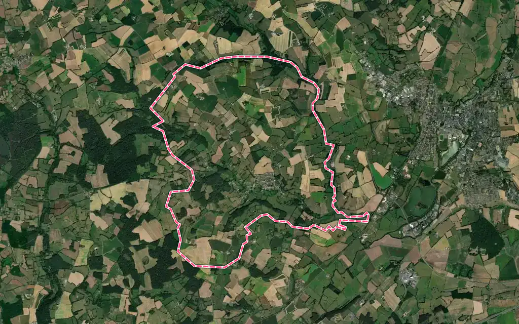 Vue satellite de Saint-Aubin-des-Coudrais avec ses contours administratifs