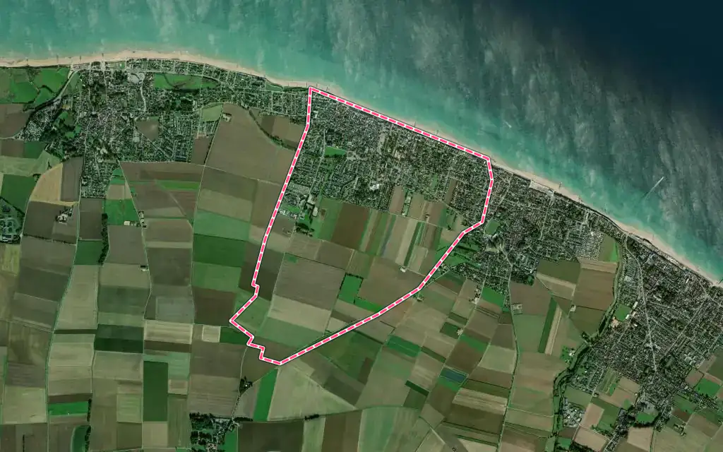 Vue satellite de Saint-Aubin-sur-Mer avec ses contours administratifs