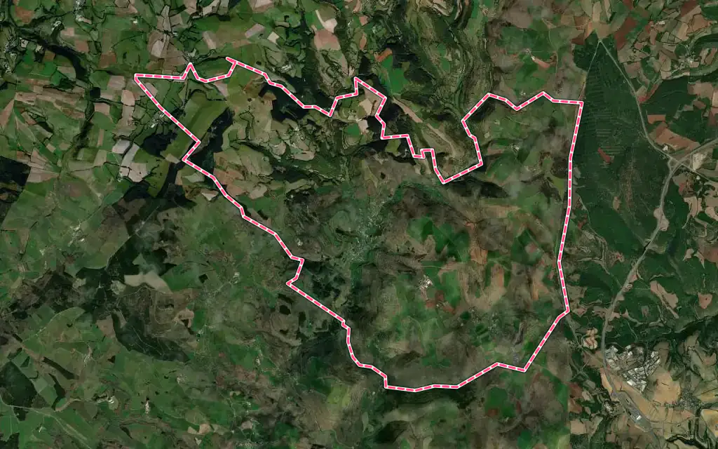 Vue satellite de Saint-Beauzély avec ses contours administratifs