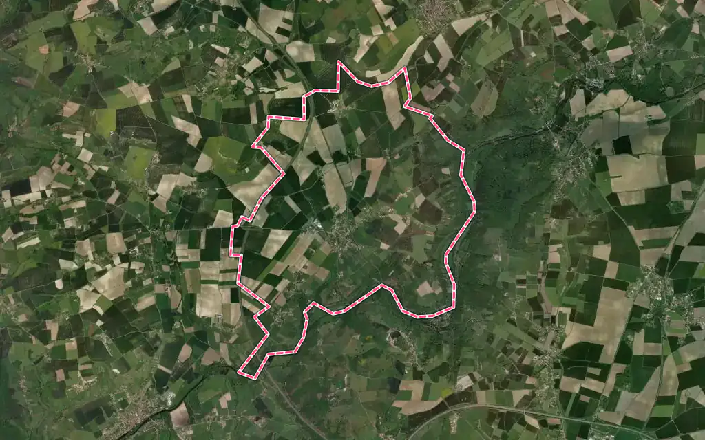 Vue satellite de Saint-Bonnet-de-Rochefort avec ses contours administratifs
