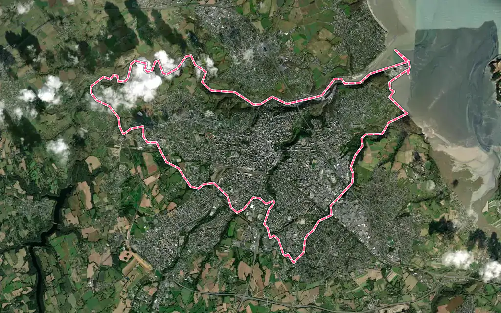Vue satellite de Saint-Brieuc avec ses contours administratifs