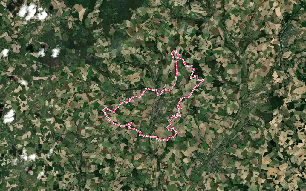 Vue satellite de Saint-Calais avec ses contours administratifs