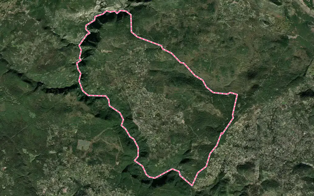 Vue satellite de Saint-Cézaire-sur-Siagne avec ses contours administratifs