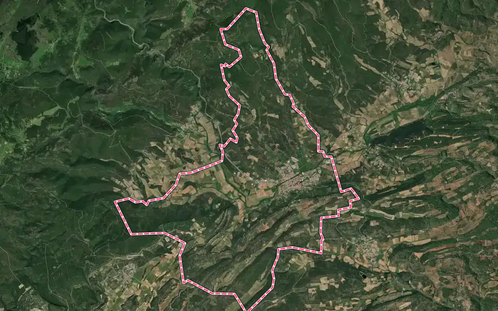 Vue satellite de Saint-Chinian avec ses contours administratifs