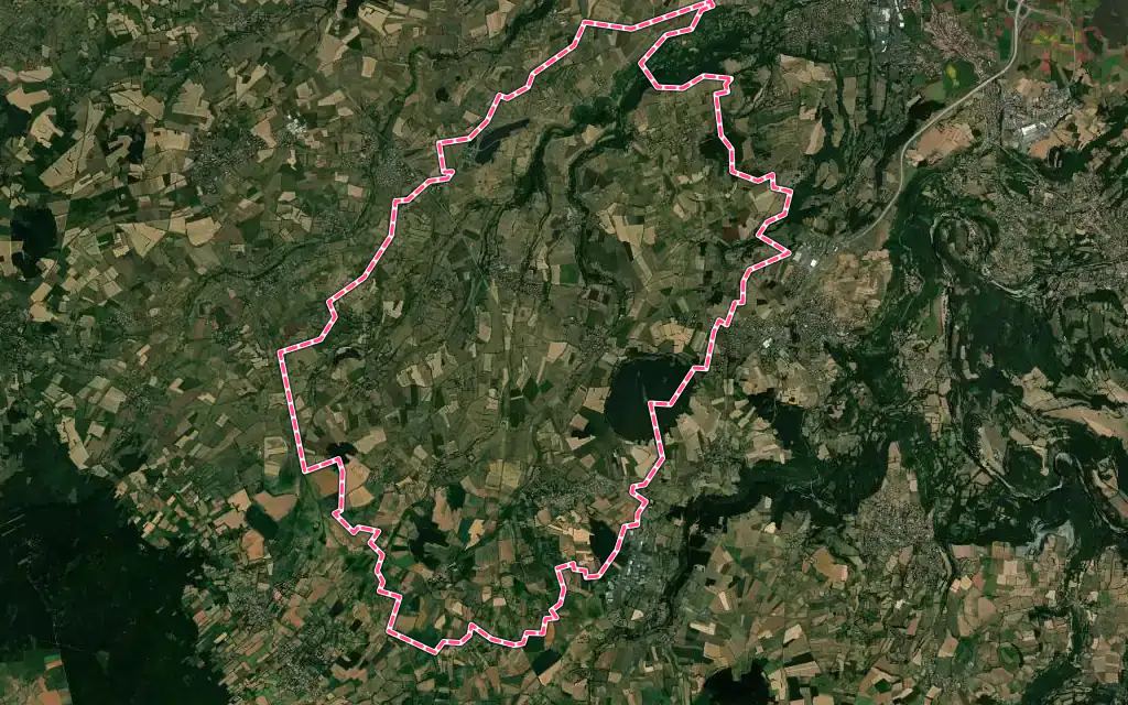 Vue satellite de Saint-Christophe-sur-Dolaison avec ses contours administratifs