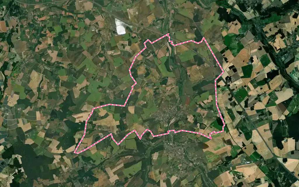Vue satellite de Saint-Christophe-sur-le-Nais avec ses contours administratifs