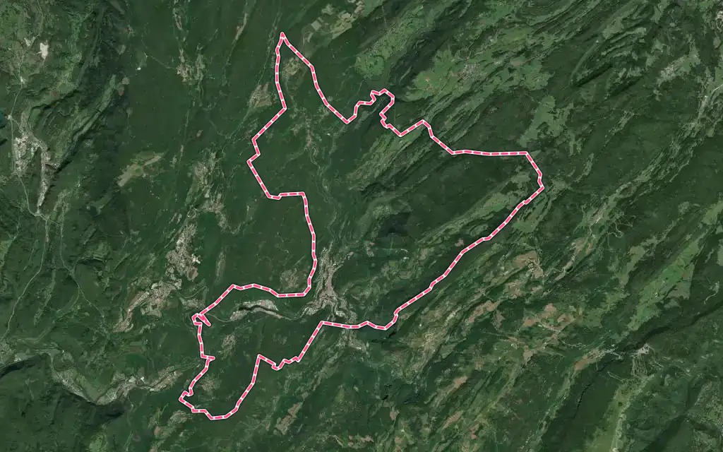 Vue satellite de Saint-Claude avec ses contours administratifs