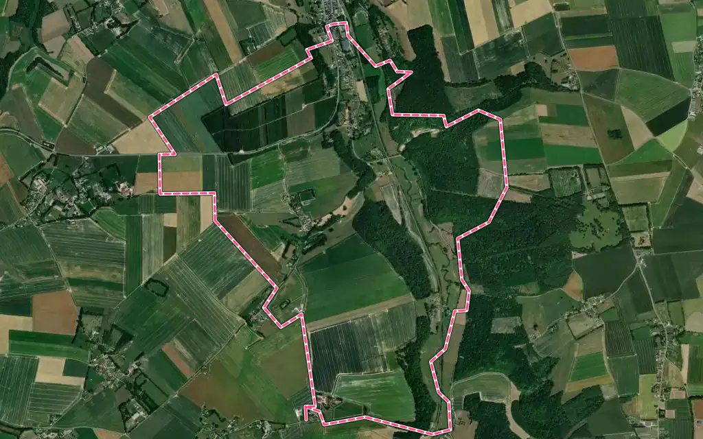 Vue satellite de Saint-Crespin avec ses contours administratifs