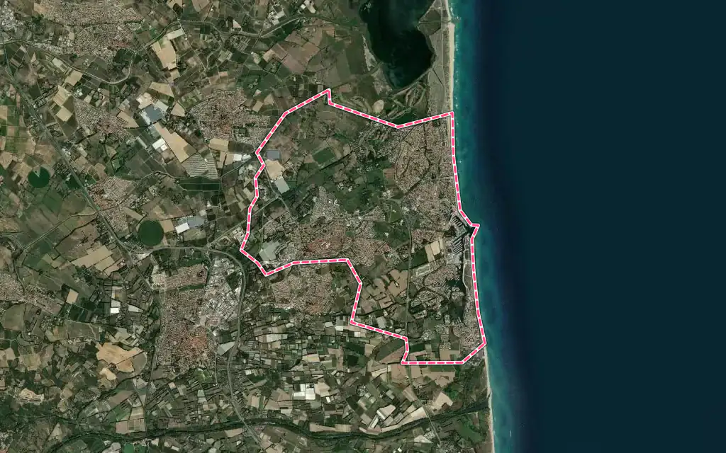 Vue satellite de Saint-Cyprien avec ses contours administratifs