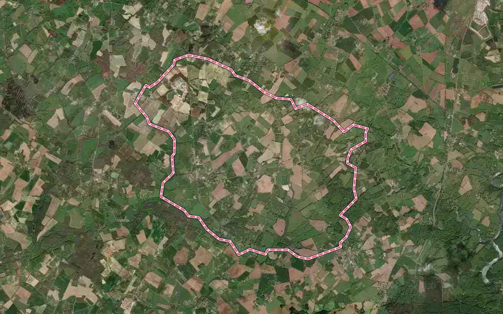 Vue satellite de Saint-Cyr-des-Gâts avec ses contours administratifs