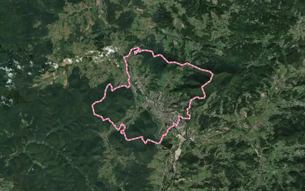 Vue satellite de Saint-Dié-des-Vosges avec ses contours administratifs