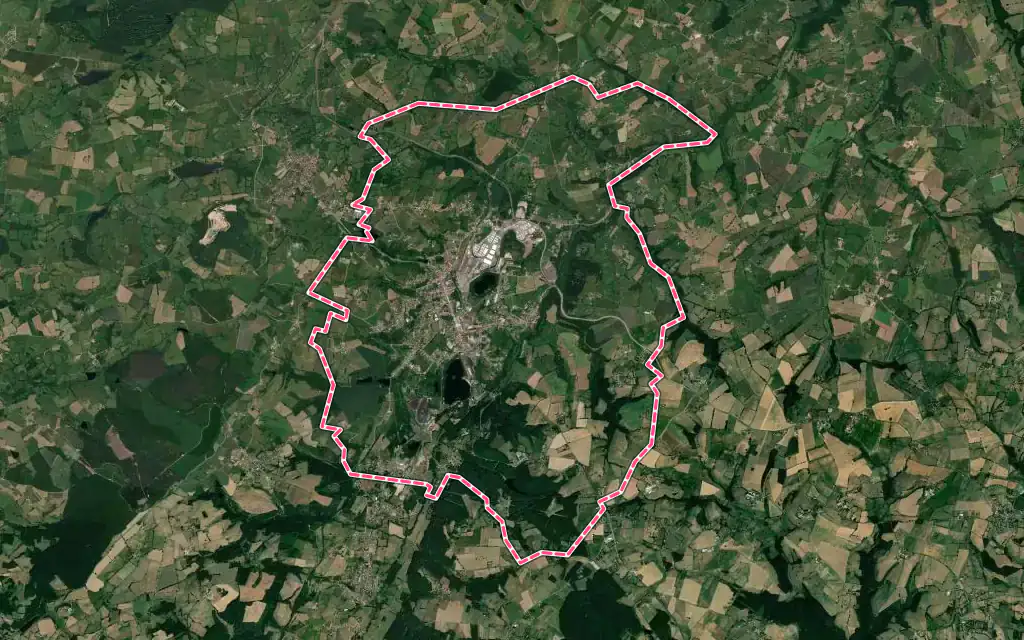 Vue satellite de Saint-Éloy-les-Mines avec ses contours administratifs
