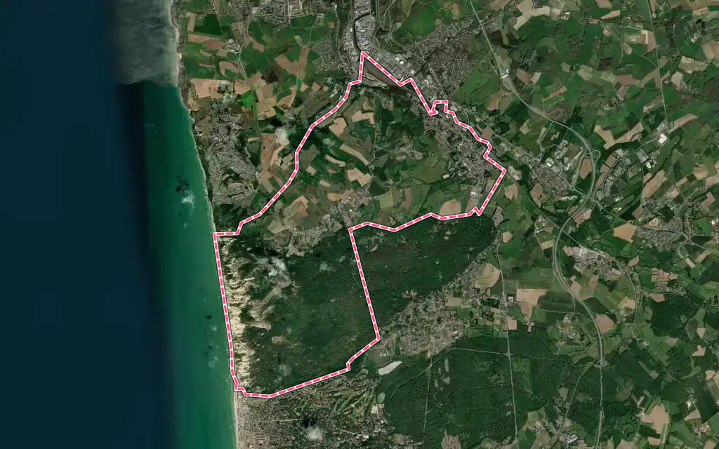 Vue satellite de Saint-Étienne-au-Mont avec ses contours administratifs