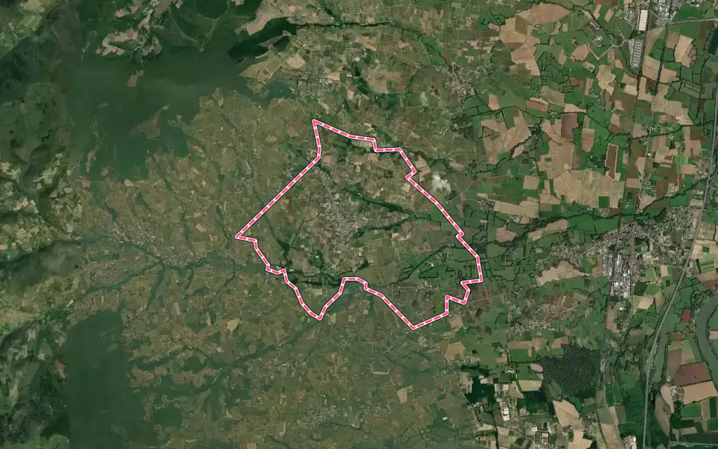 Vue satellite de Saint-Étienne-des-Oullières avec ses contours administratifs